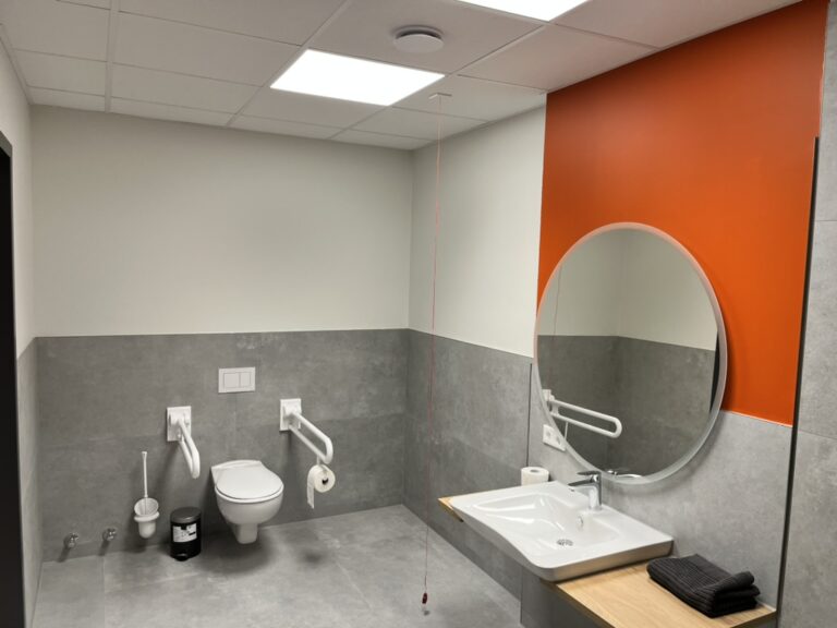 2AD17243-F409-4DF0-95A4-18201D72DF57_1_105_c